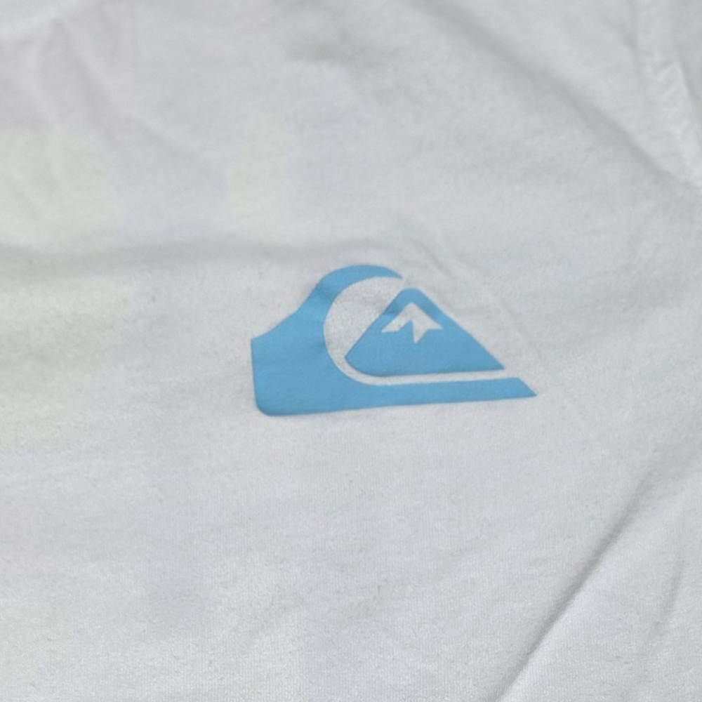 Quiksilver White Tee with‎ Vibrant Surf Graphic - Picture 6 of 8